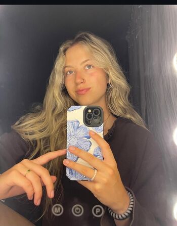 Olivia duval image