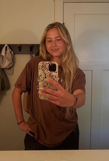 Olivia duval image