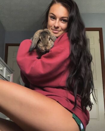 Olivia kapinos image
