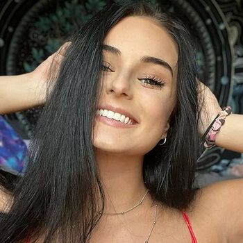 Olivia kapinos image