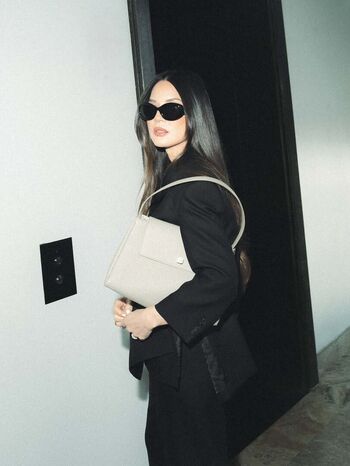 Olivia munn page 3 image