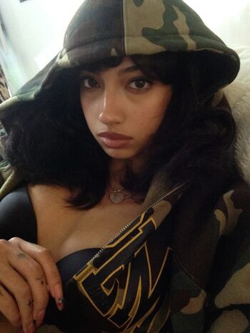 Oliviaraynn image