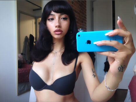 Oliviaraynn image