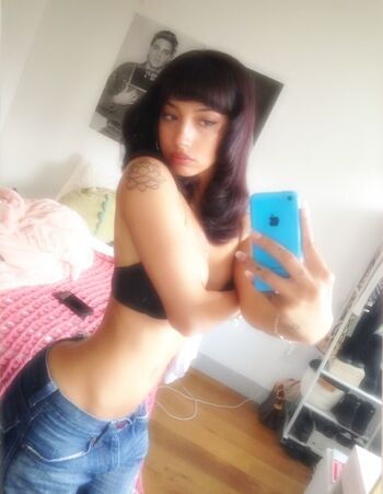 Oliviaraynn image