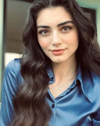 Ozge torer image