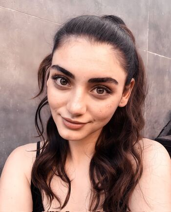 Ozge torer image