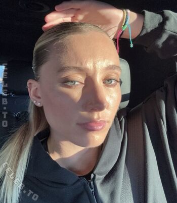 Paige bueckers 1 image