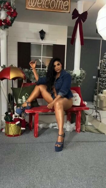 Paola farias image