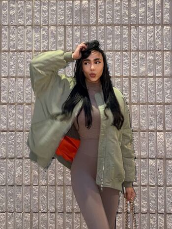 Paola henriquez image