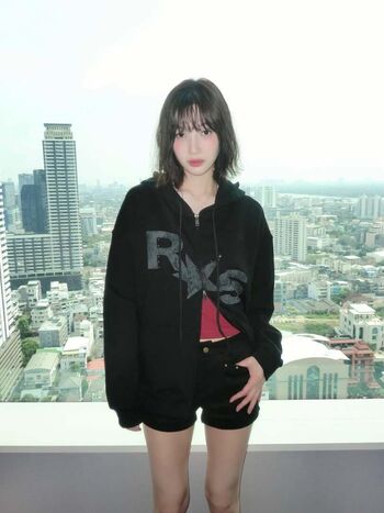 Park soo young image