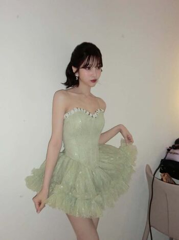 Park soo young image