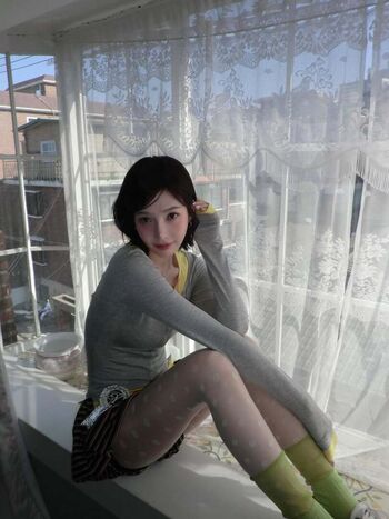 Park soo young image