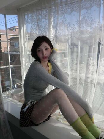 Park soo young image