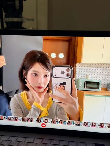Park soo young image