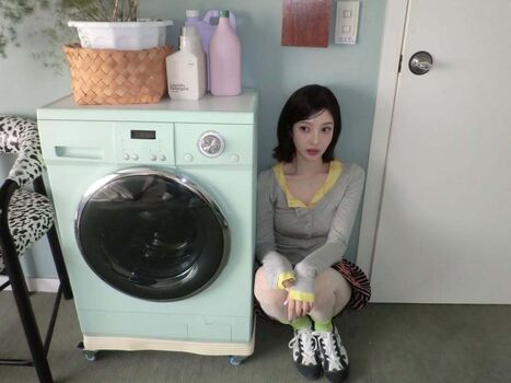 Park soo young image