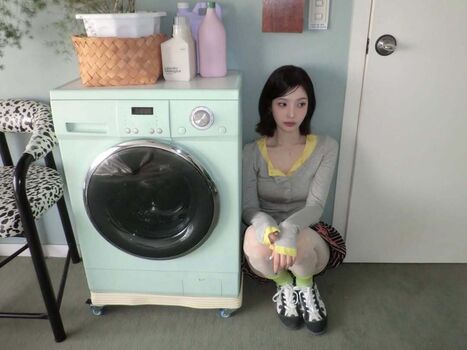 Park soo young image
