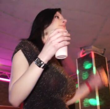 Party hardcore model thread image