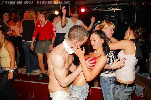 Party hardcore image
