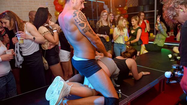 Party hardcore image