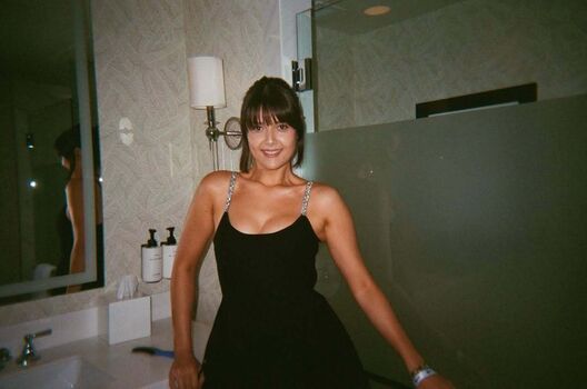 Patti harrison image