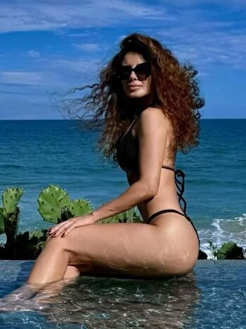 Paula fernandes image