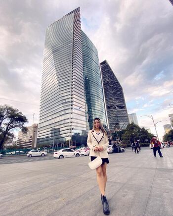 Paulina tellez pauymau page 10 image