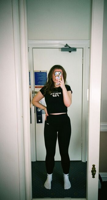 Peachylivv image