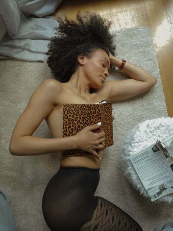 Pearl thusi image