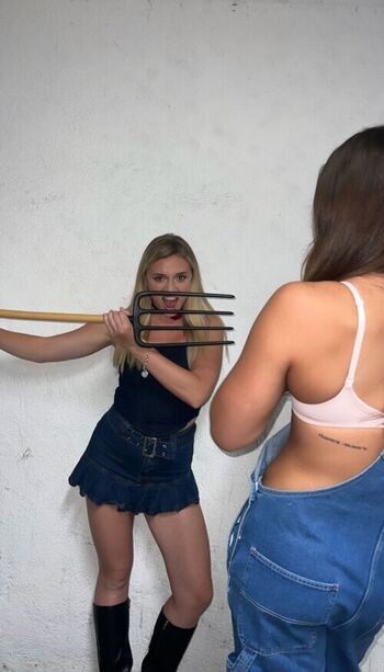 Penny oleksiak image