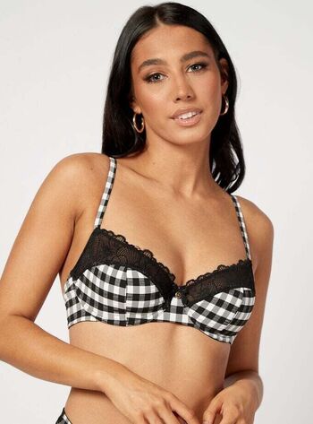 Phoebe peers image