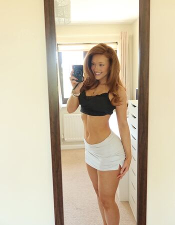 Phoebeisginger image