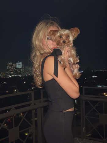 Pia mia perez image