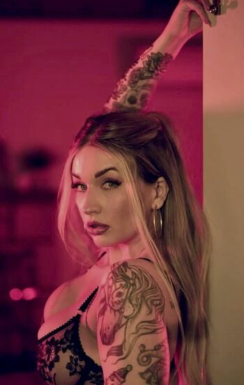 Pinkbunny poison page 3 image