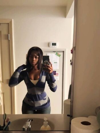 Pinkcellphon 1 image