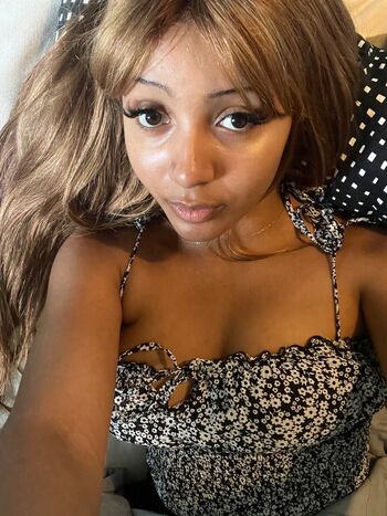 Pinkpantheress page 4 image