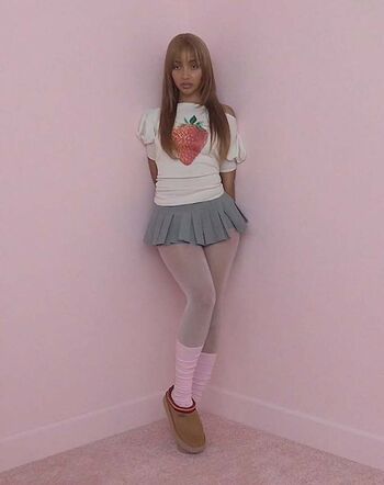 Pinkpantheress image