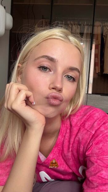 Polina malinovskaya 1 image