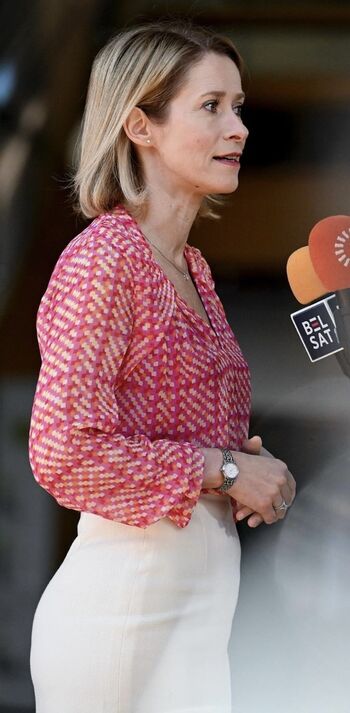 Politicians female image