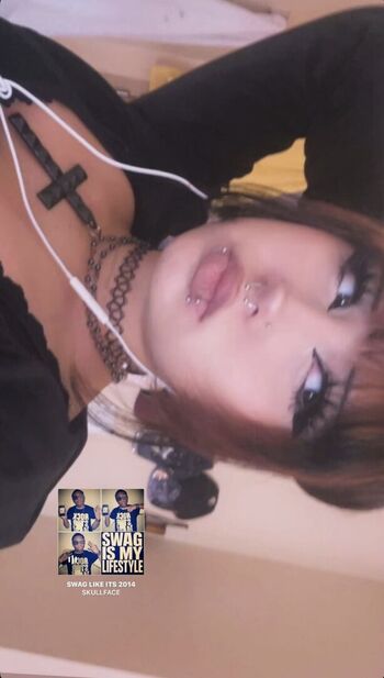 Porcelaindollpieces image