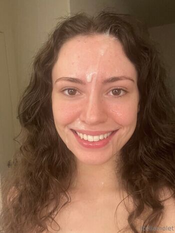 Post facial selfie videos image