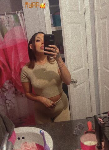 Prettymammiiiii page 2 image