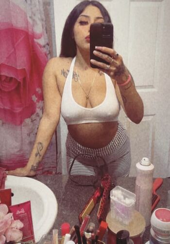 Prettymammiiiii image