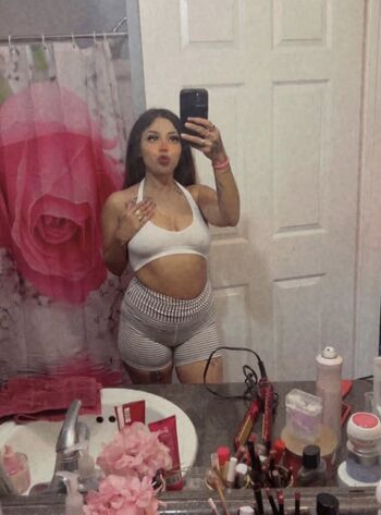 Prettymammiiiii image