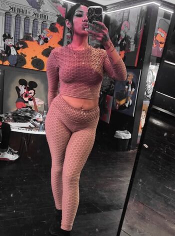 Prettymammiiiii image