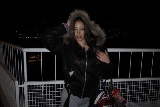 Queensashaxo image