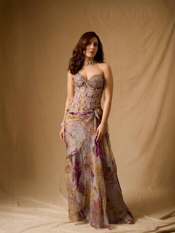 Raashi khanna page 2 image