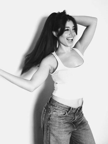 Rabia karaarslan image