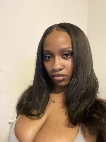 Raeleightorrez1 image