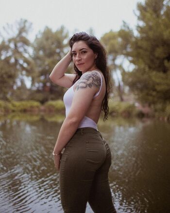 Raelynn image