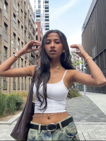 Rashi singh page 2 image